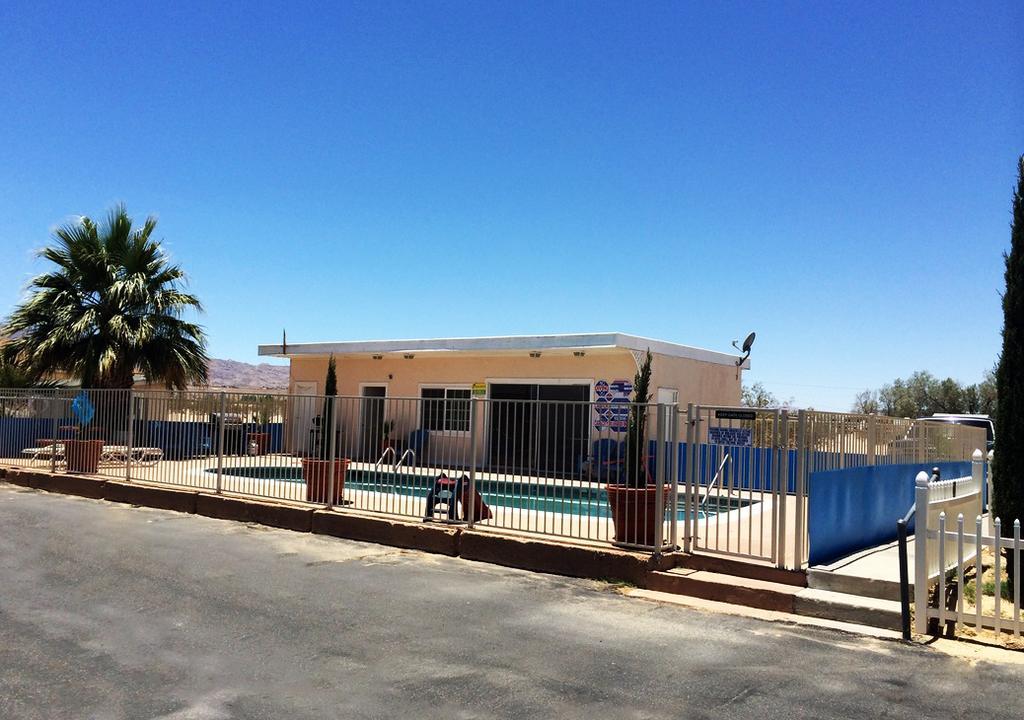 טוונטיניין פאלמס Sunnyvale Garden Suites - Joshua Tree National Park מראה חיצוני תמונה